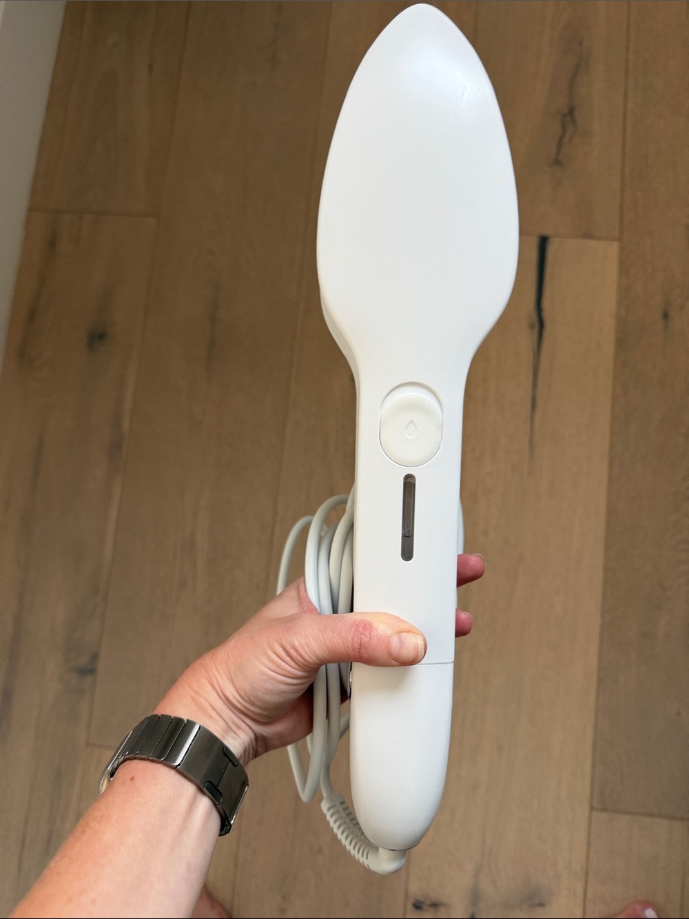 NORI Handheld White Fabric Steamer - Simple Travel Steamer